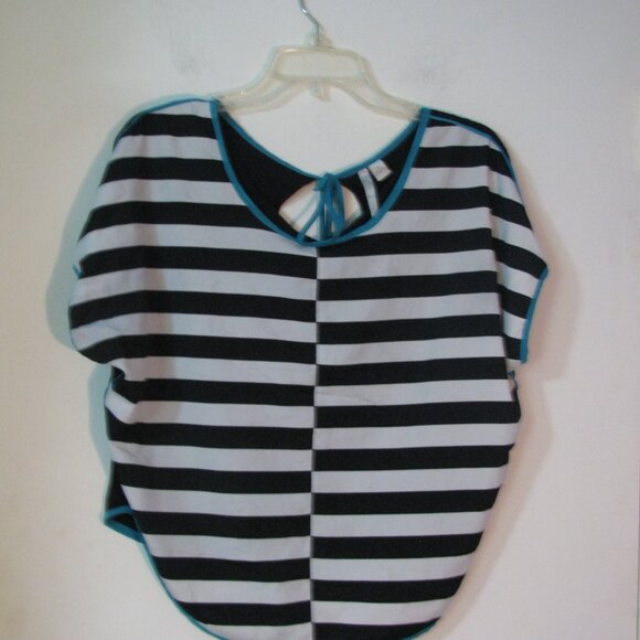 * 2/$15 Lauren Conrad Top Small Black White Stripes Lightweight Crop Excellent - Picture 4 of 7